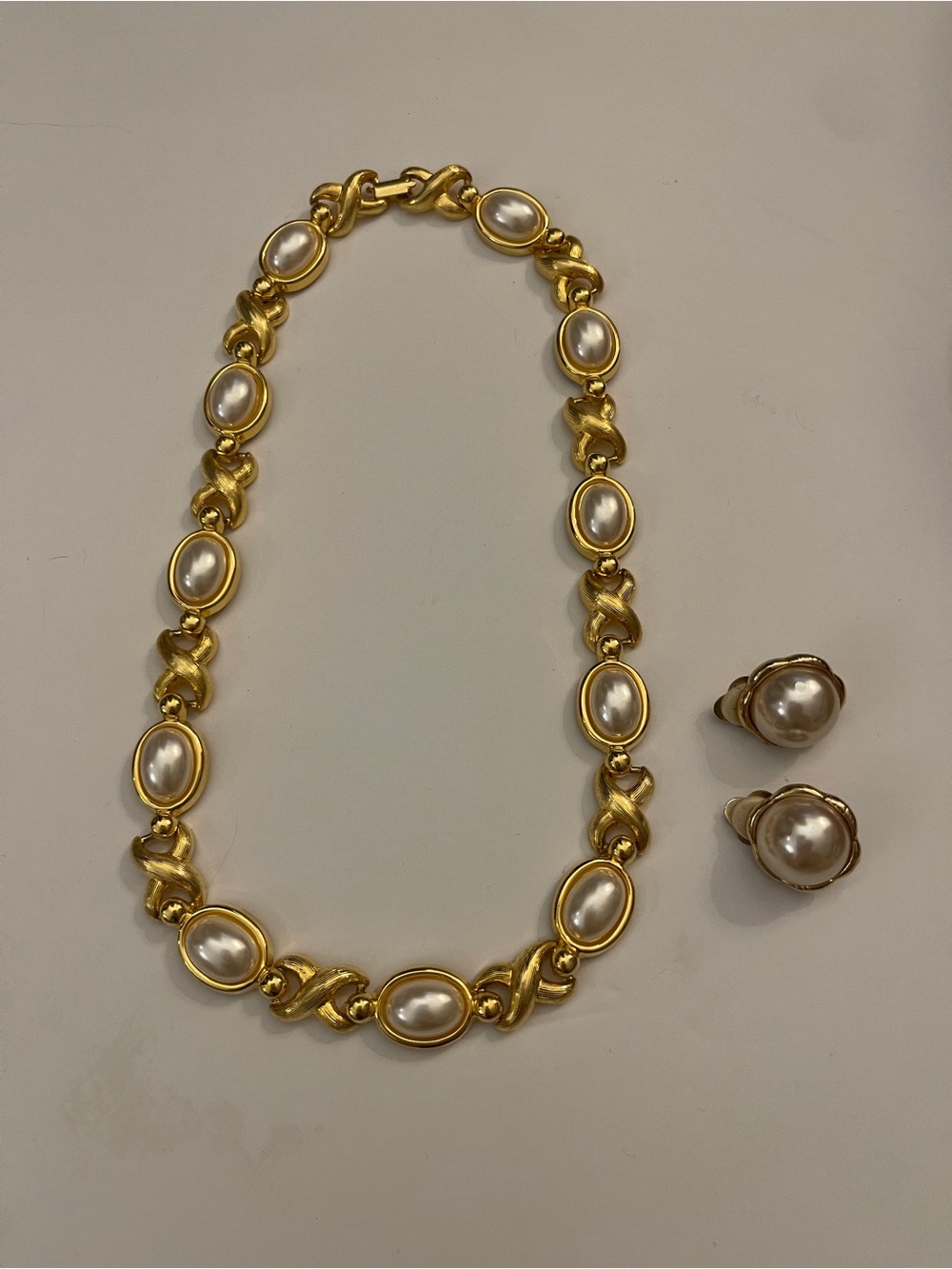 Vintage Pearl/Gold Necklace/Earring set